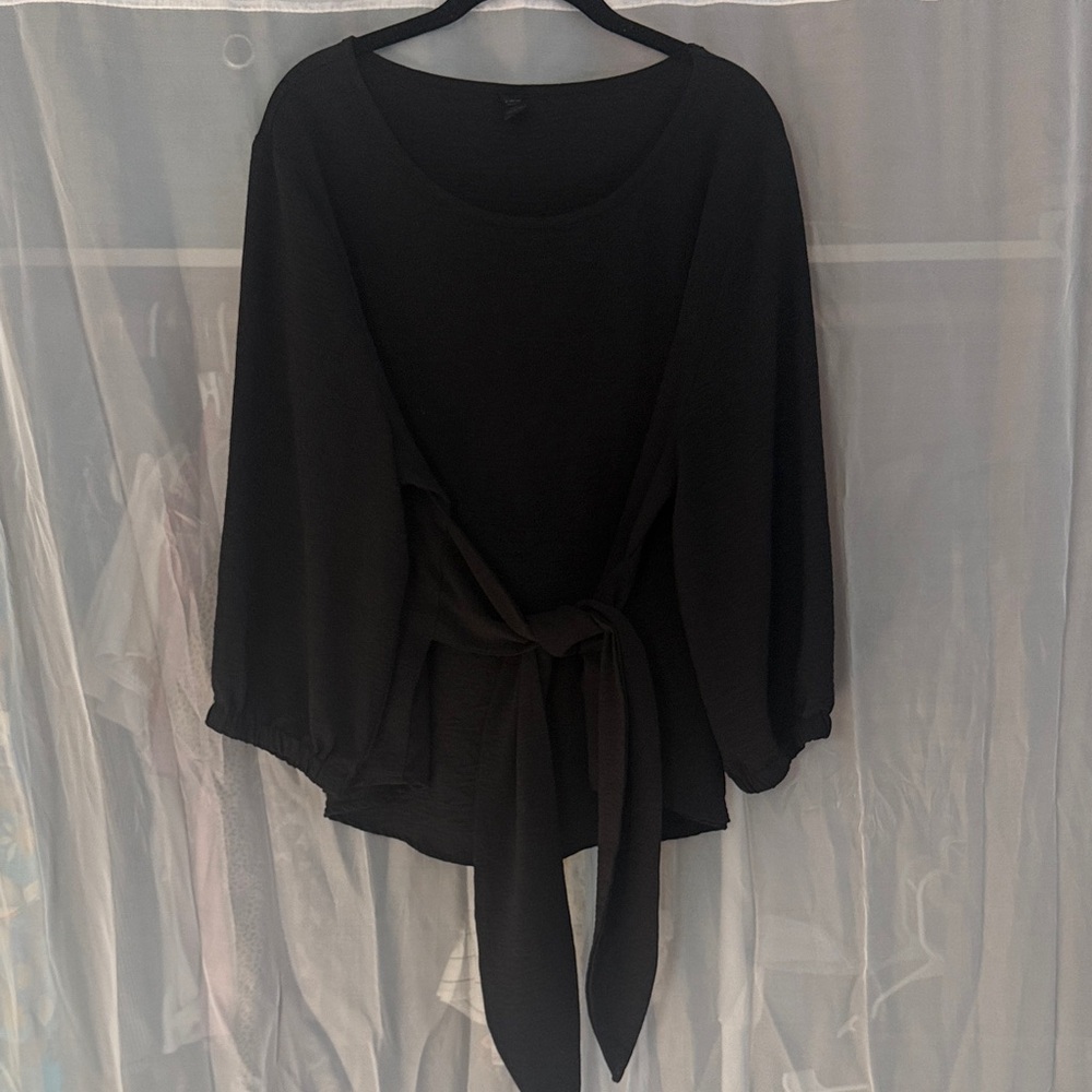 SHEIN Curve Black Top
